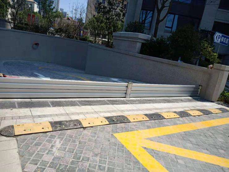 5d92d899719a1.jpg 01.jpg